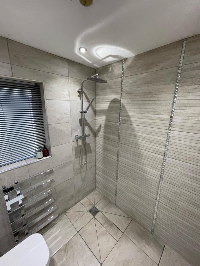 Riverside 2 Bedroom Townhouse With Car Charger Abergavenny Kültér fotó