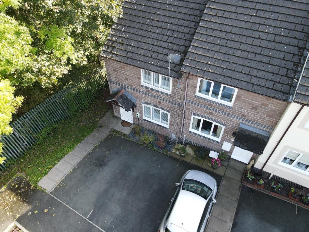 Riverside 2 Bedroom Townhouse With Car Charger Abergavenny Kültér fotó